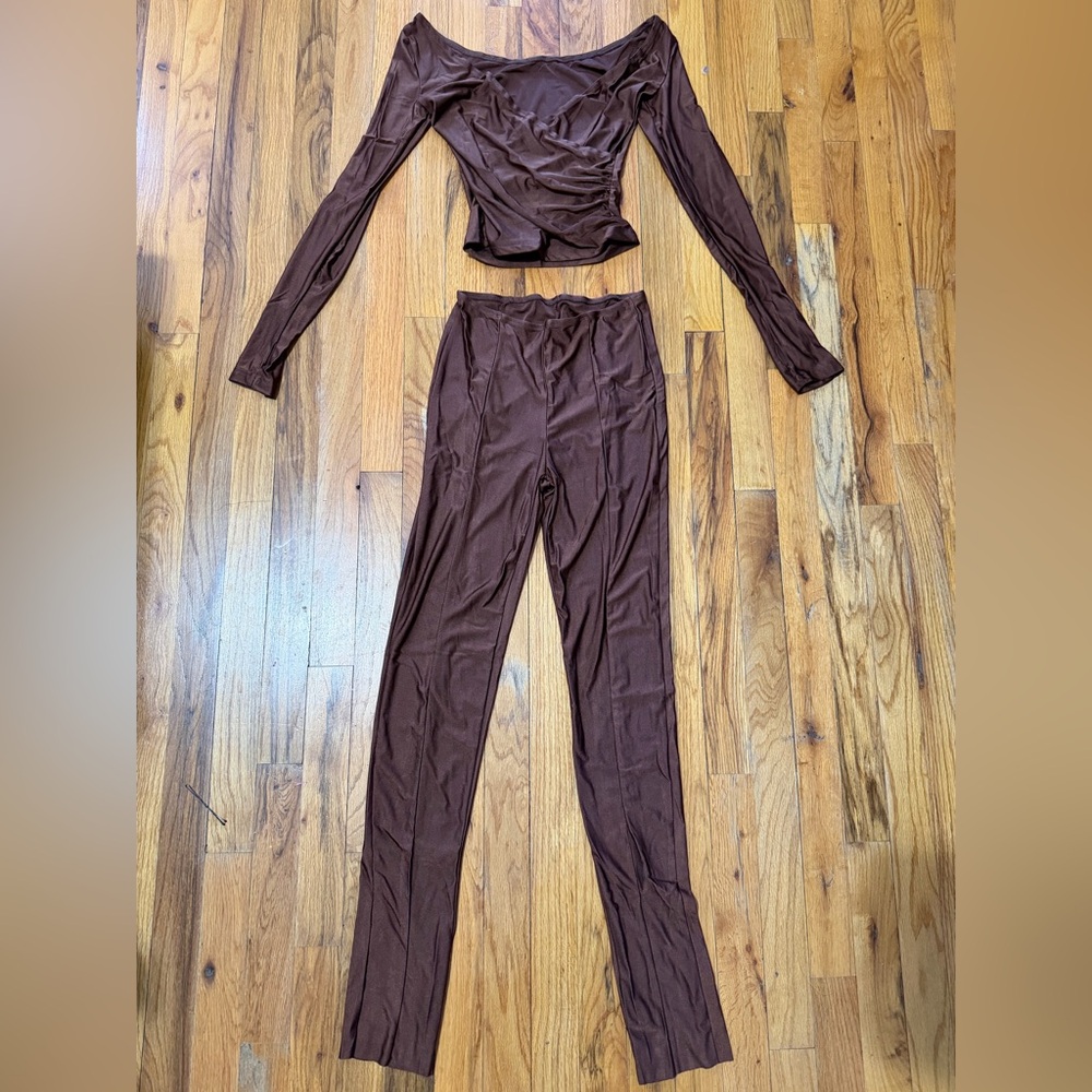 Amazon Brown Long Sleeve Crop Top and Leggings Set